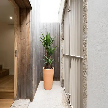 Agapestay Family House